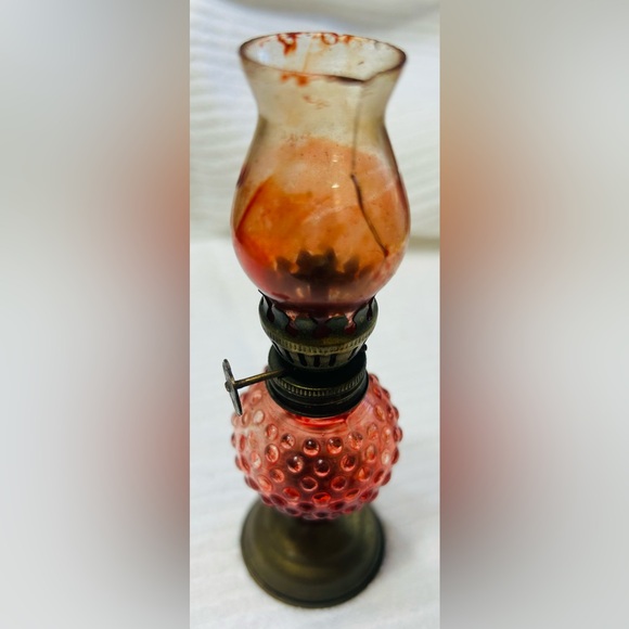 Vintage cranberry hobnail MINI oil lamp, made in Hong Kong. - Picture 3 of 10